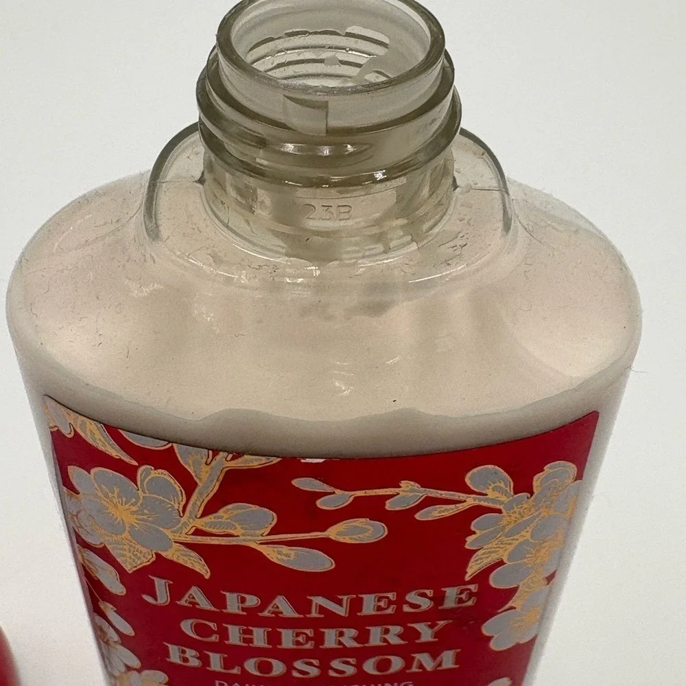 Bath‎ & Body Works Japanese Cherry Blossom Lotion 8oz